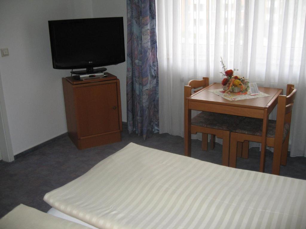 Hotel Alt-Holzhausen Bad Pyrmont Room photo